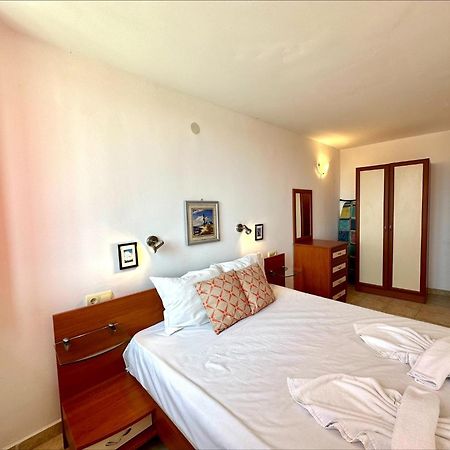 Julia Family - Menada Apartments 阳光海滩 外观 照片